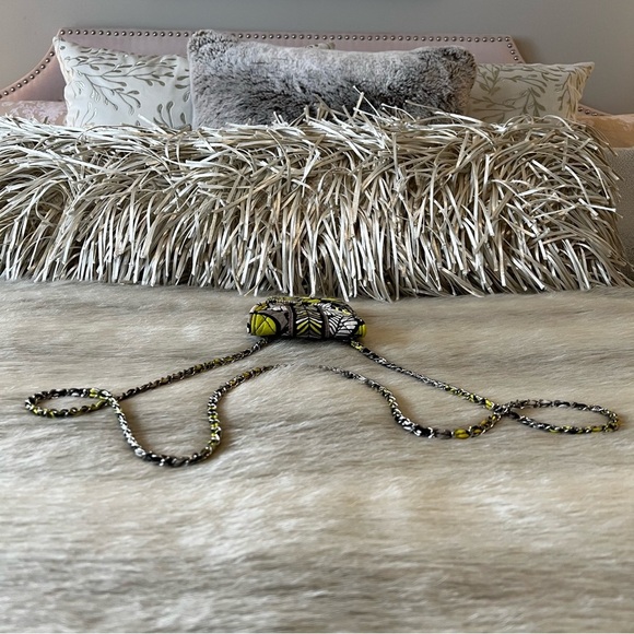 VERA BRADLEY Citron 2014 Mini Cellphone Crossbody Chainlink Yellow Black Floral - Picture 10 of 14